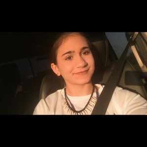 Meet your Posher, Avery